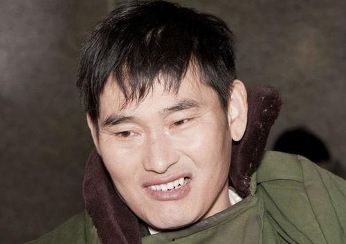 大衣哥吃螺纹瓜视频大全,趣味视频大盘点