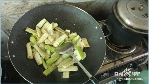 葫芦瓜丝如何炒着吃视频,家常美味轻松学