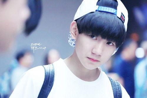 王源吃瓜好激动视频大全,揭秘明星幕后趣事